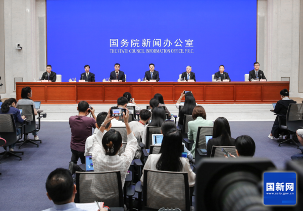银易配资网 堵点卡点如何解决？权威解读民生大礼包